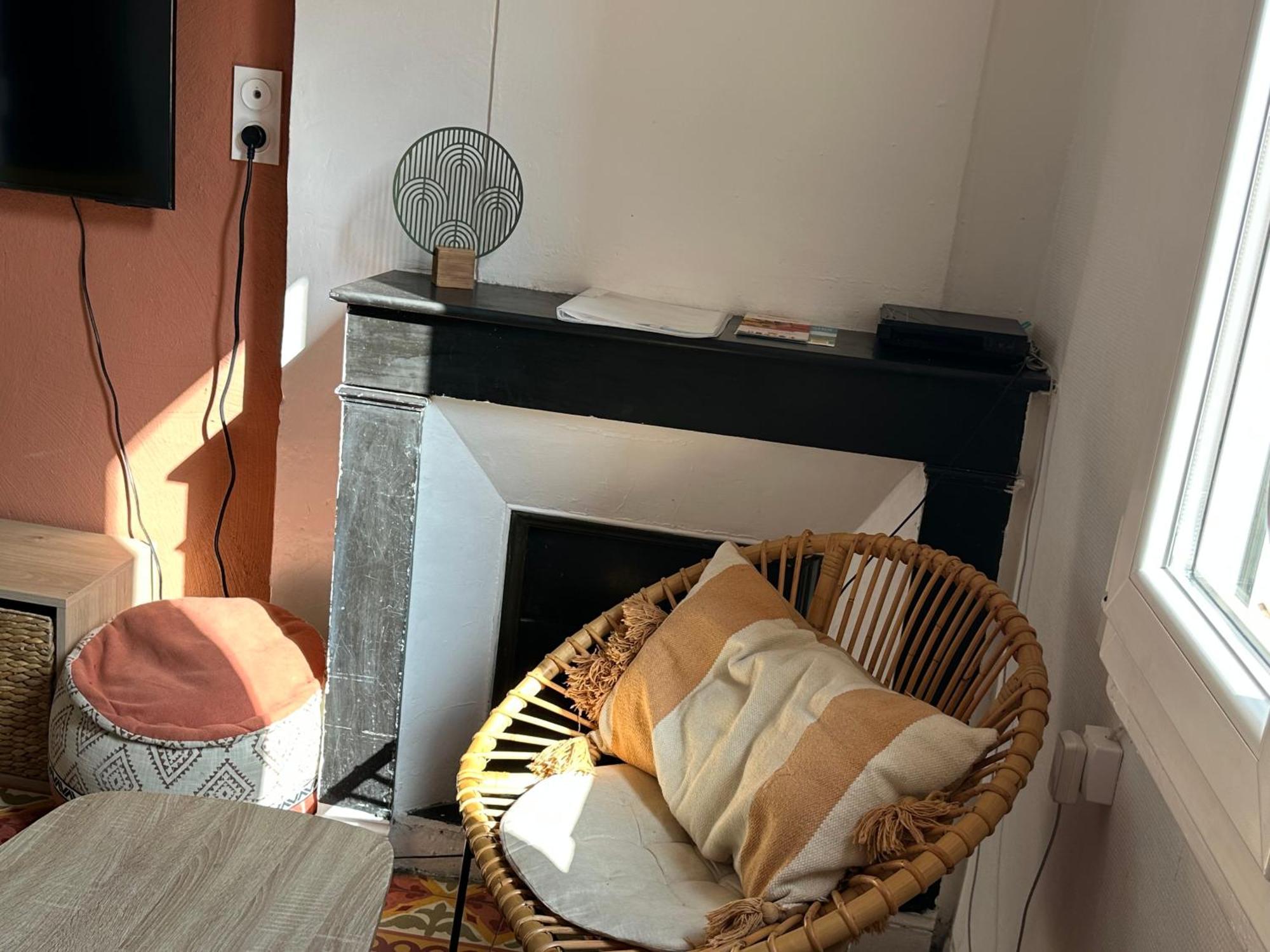 Apartment Climatise Avec Wi-fi Et Netflix - Fac, Gare & Centre A Pied